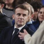 La Fureur de Macron : Un Préfet Licencié après une Rencontre Pluvieuse